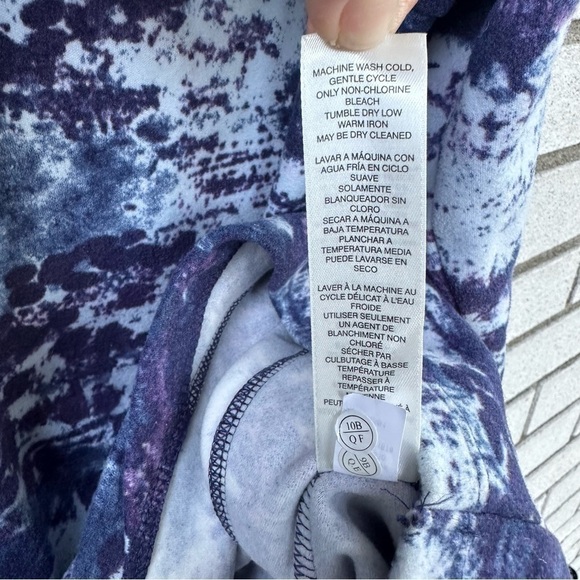 Chico’s Weekends CoziSoft Ocean Tides Zipper-Mock Tunic Blue Purple - Picture 10 of 12